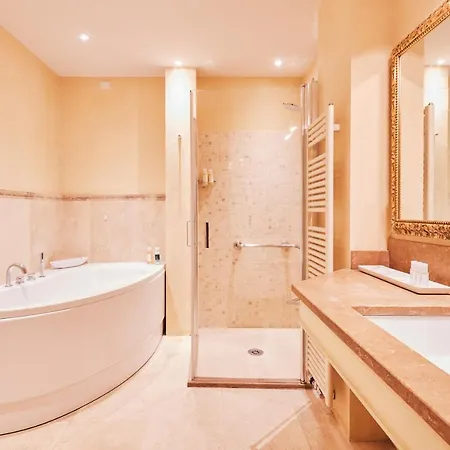 La Corte Di Ambra Couette-café