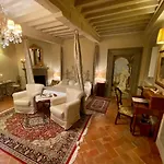 La Corte Di Ambra Bed & Breakfast 4*