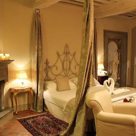 La Corte Di Ambra Bed and Breakfast 4*