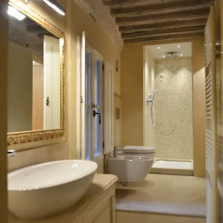 La Corte Di Ambra