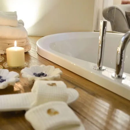 La Corte Di Ambra Bed and Breakfast 4*