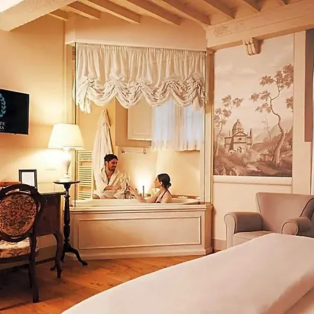 ラ コルテ ディ アンブラ 4*