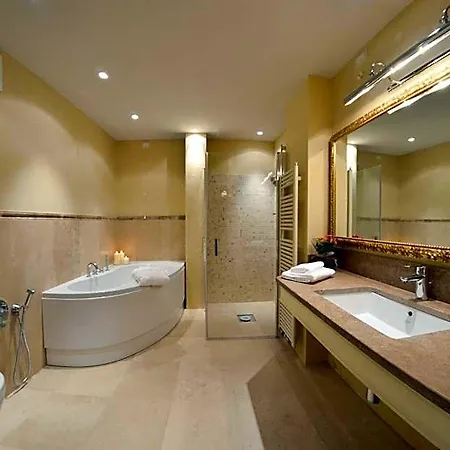 La Corte Di Ambra Bed & Breakfast