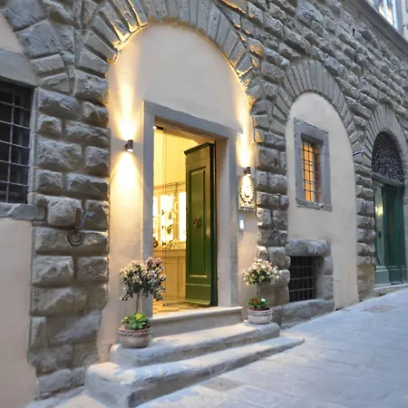 琥珀法院酒店 住宿加早餐酒店 4*