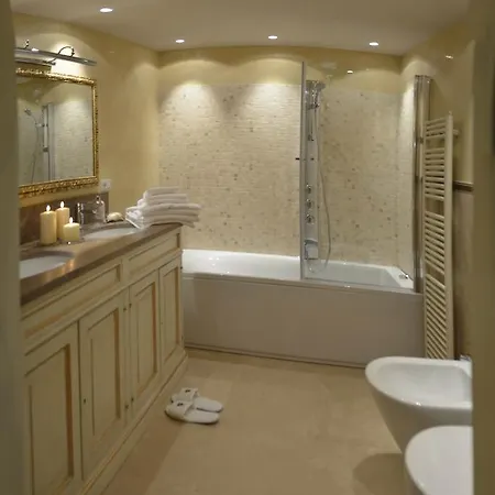 琥珀法院酒店 哥尔顿