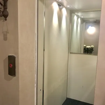 琥珀法院酒店 4* 哥尔顿